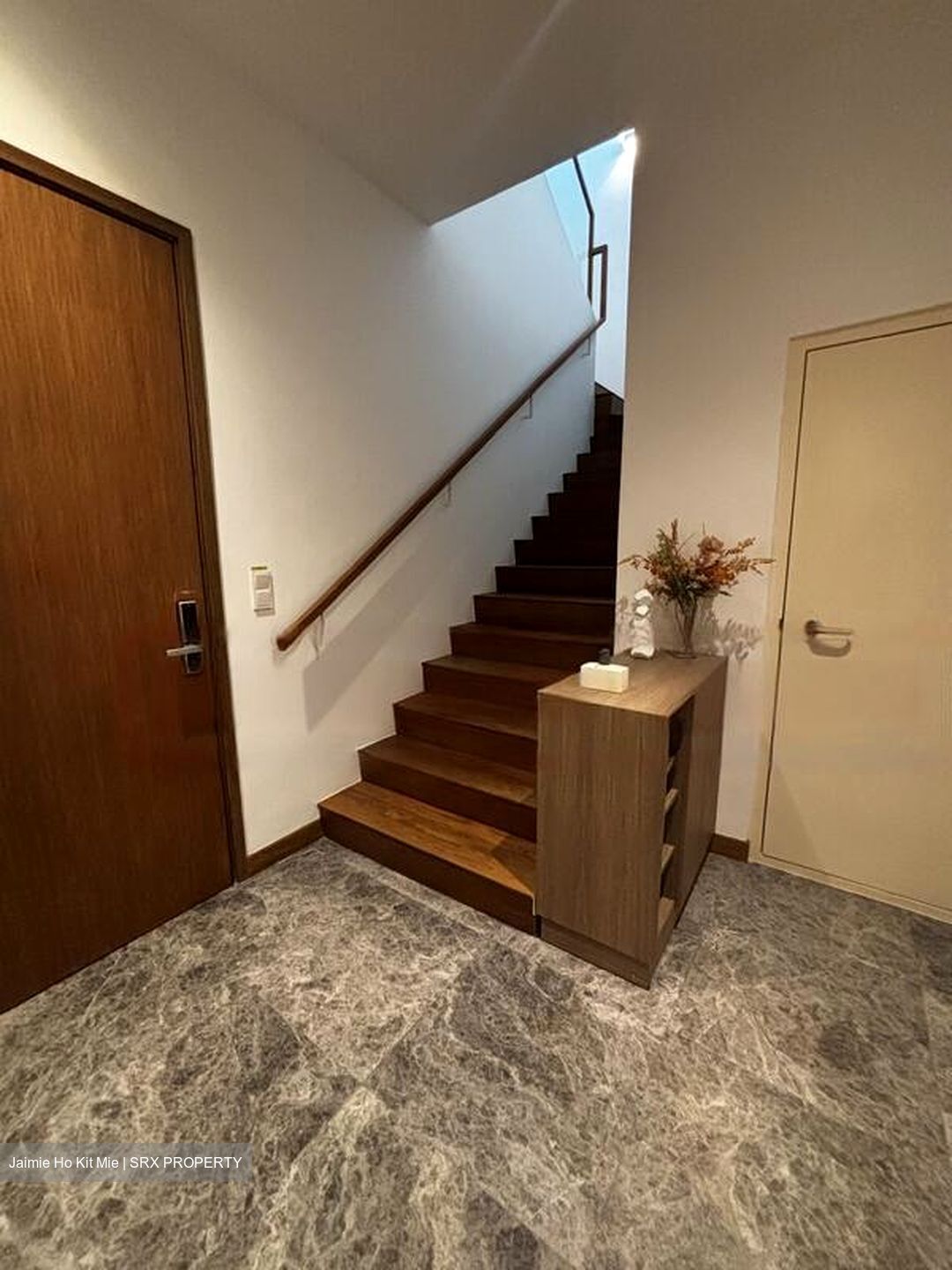 Sunrise Avenue (D28), Terrace #485869041